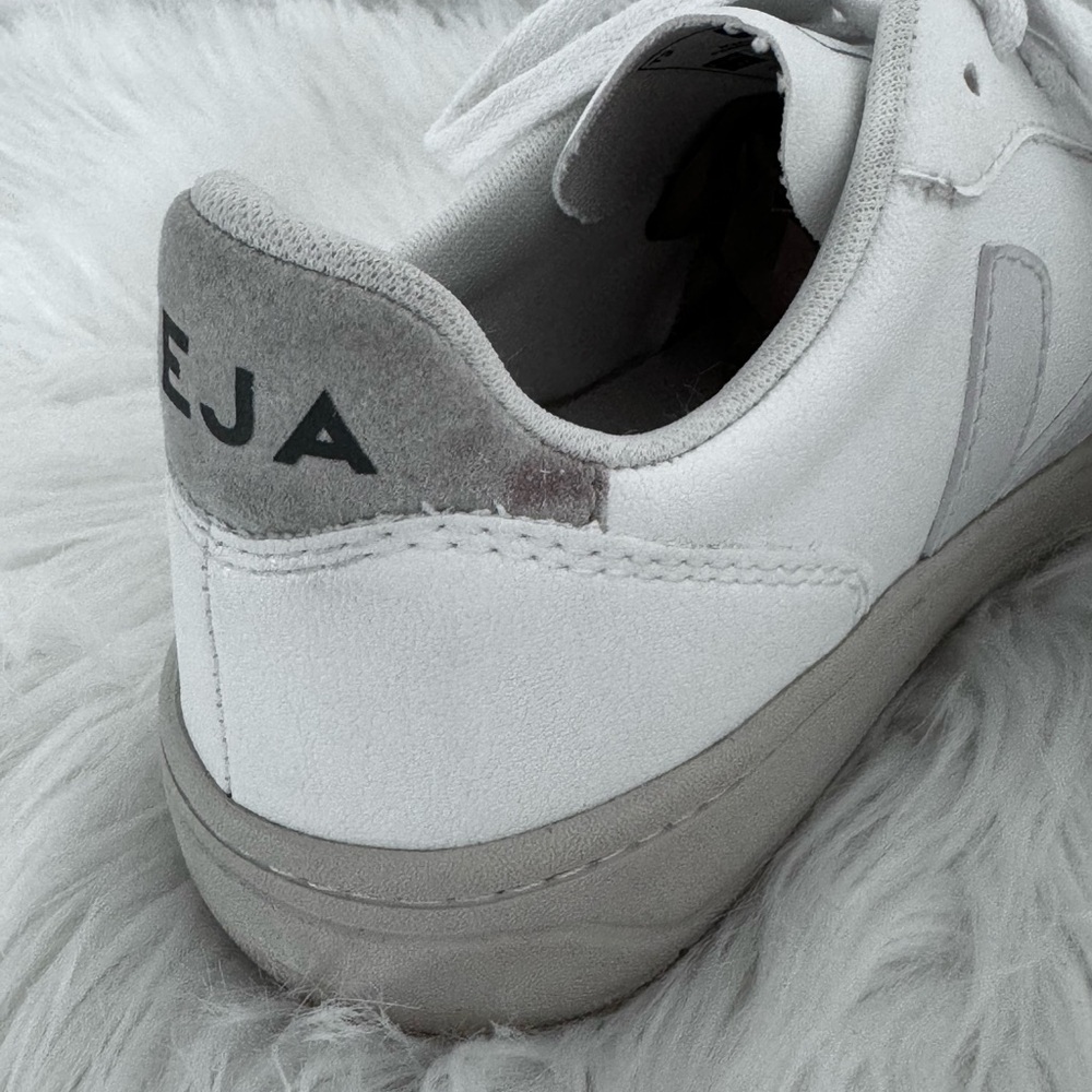 Veja V-10 CWL Sneakers - Picture 7 of 11